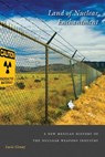 Land of Nuclear Enchantment - Lucie Genay - 9780826360144
