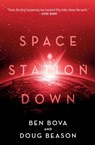 Space Station Down - Ben Bova - 9781250307453