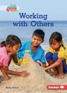 Working with Others - Katie Peters - 9781728423234