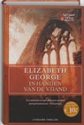 In handen van de vijand - GEORGE, Elizabeth - 9789022994382