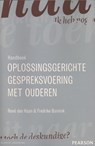 Handboek oplossingsgerichte gespreksvoering met ouderen - René den Haan ; Fredrike Bannink - 9789026522499