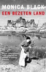 Een bezeten land - Monica Black - 9789048857869