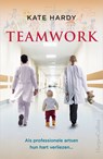 Teamwork - Kate Hardy - 9789402751932
